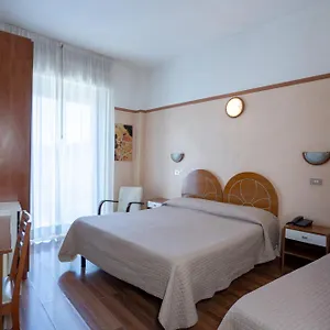 britannia.riccione-hotels.org/