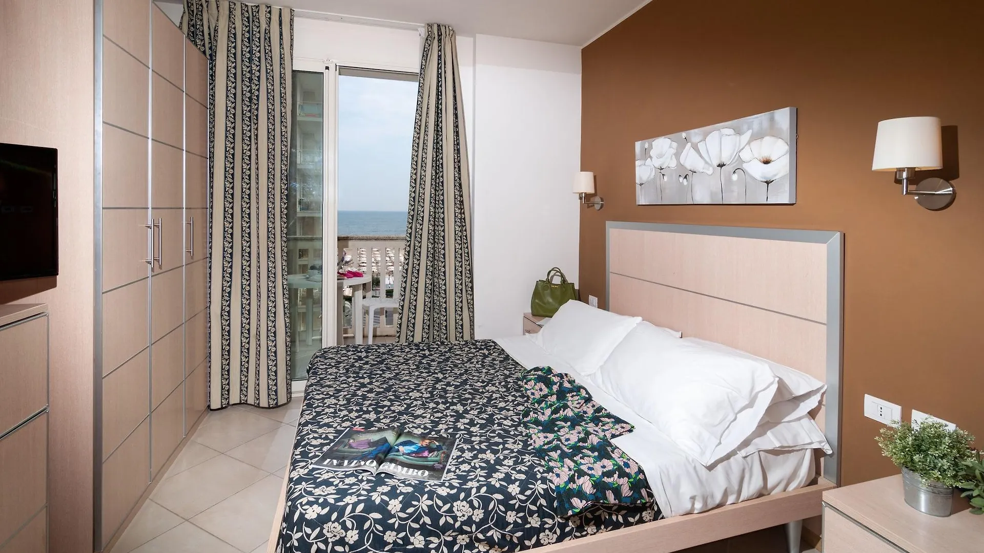 Residence T2 Rimini 0*,
